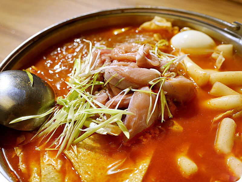 大韩鸡肉年糕锅